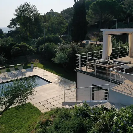 Villa Giomoa Beach Front - Dca Certified And Guaranteed